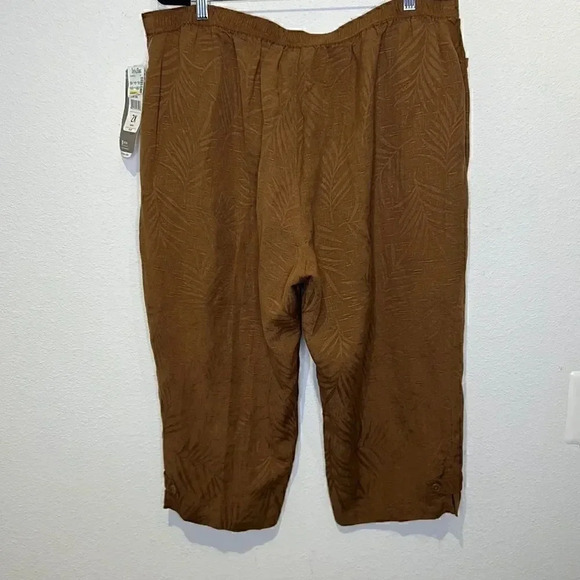 Erin by Erin London tropical print wide leg crop pants plus 2X - Picture 2 of 5